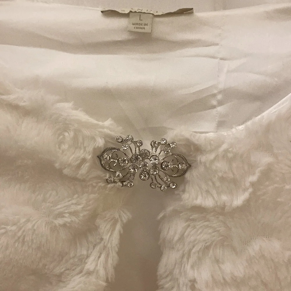 Glamorous faux fur cream color cropped jacket - Picture 3 of 6